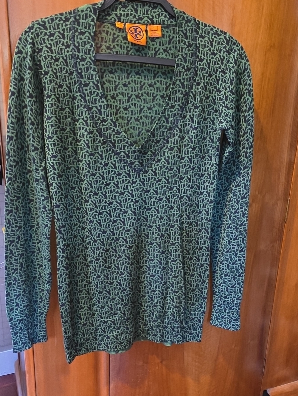 Tory Burch Teal and Black Logo-Print V-Neck Long Sleeve Lightweight Wool Sweater